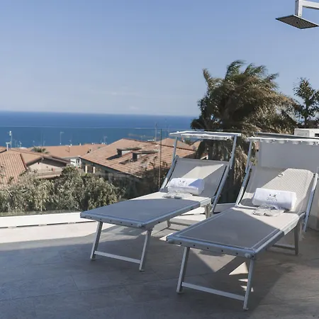 Sicilia's Art & Aparthotel Aci Trezza