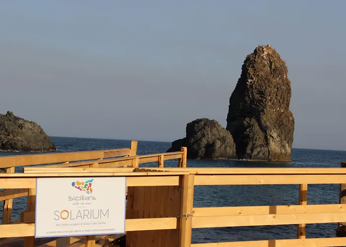 Sicilia's Art & Aci Trezza