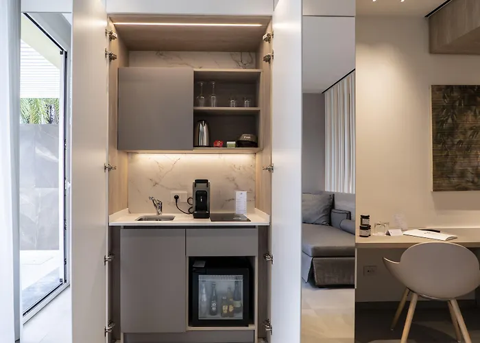 Sicilia's Art & 4* Aci Trezza